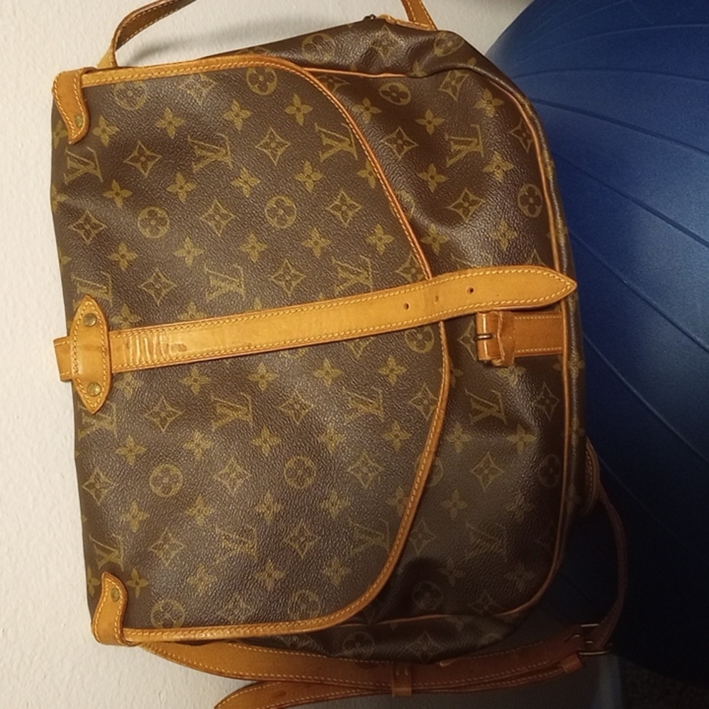Authentic Louis Vuitton Saumur 30 handbag